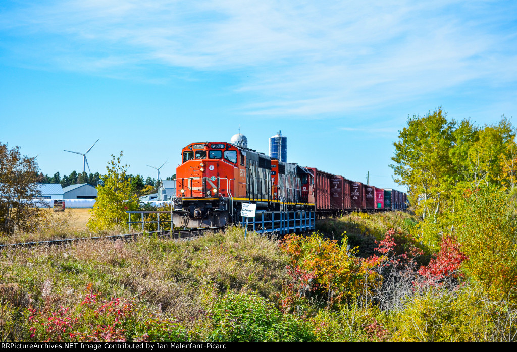 CN 9576 leads 561 at Joseph-Roy treet